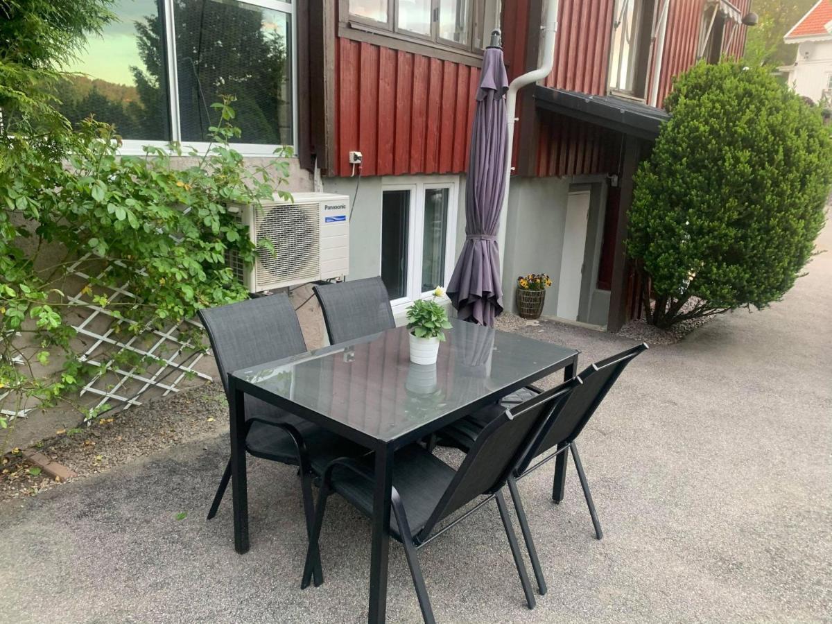 Nyrenoverat Kaellarlaegenhet Lejlighed Ljungskile Eksteriør billede